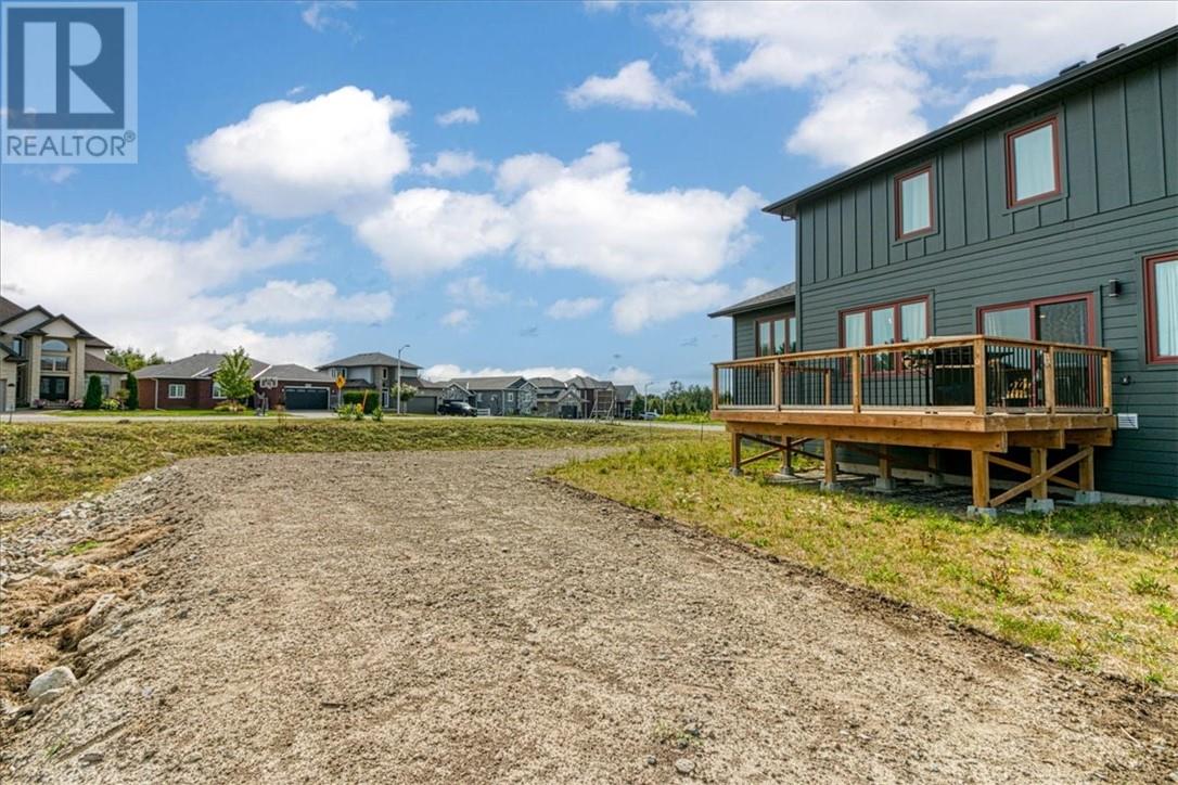 Property at 27 Noah Court image 4
