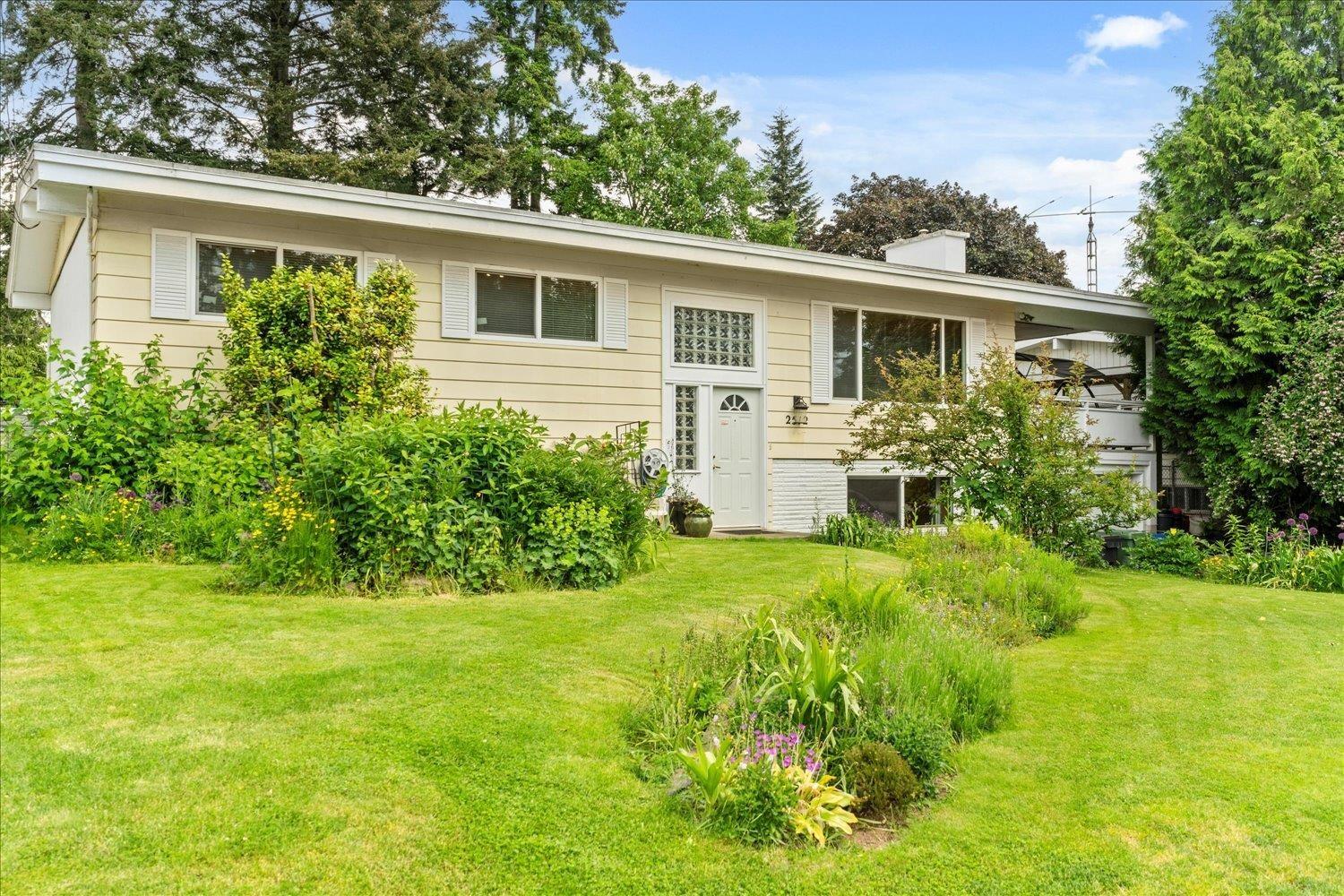 2512 James Street, Abbotsford, British Columbia  V2T 3L5 - Photo 2 - R3048373