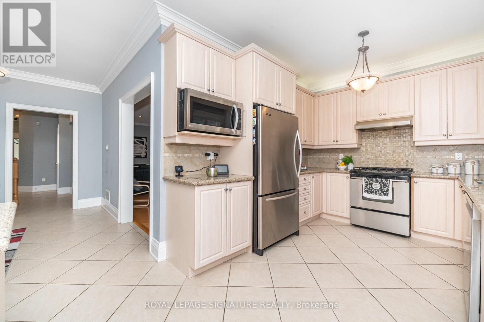 15 Water Garden Lane, Vaughan, Ontario  L4H 1N2 - Photo 13 - N12408681
