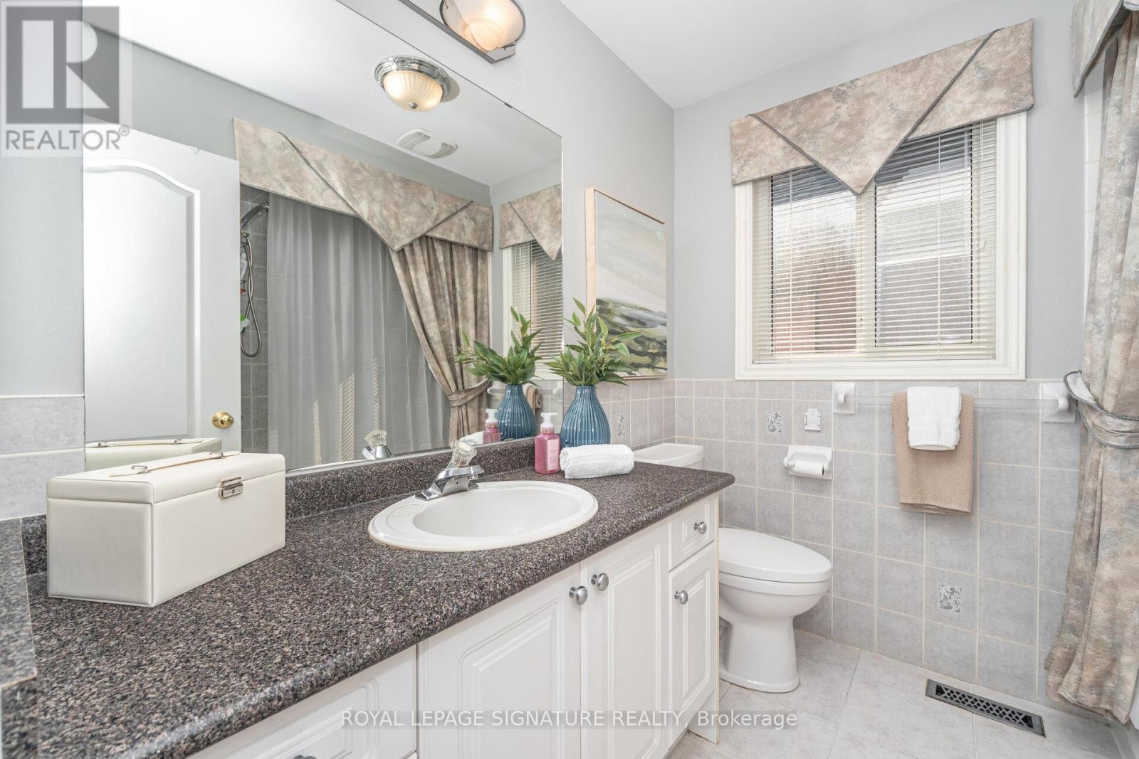 15 Water Garden Lane, Vaughan, Ontario  L4H 1N2 - Photo 32 - N12408681