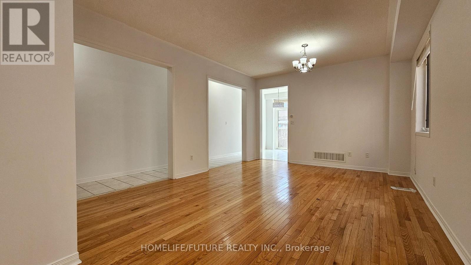 Main & 2 Flr - 107 Jack Monkman Crescent, Markham, Ontario  L3S 0A4 - Photo 5 - N12408784