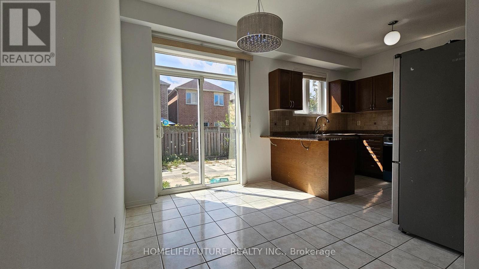 Main & 2 Flr - 107 Jack Monkman Crescent, Markham, Ontario  L3S 0A4 - Photo 8 - N12408784