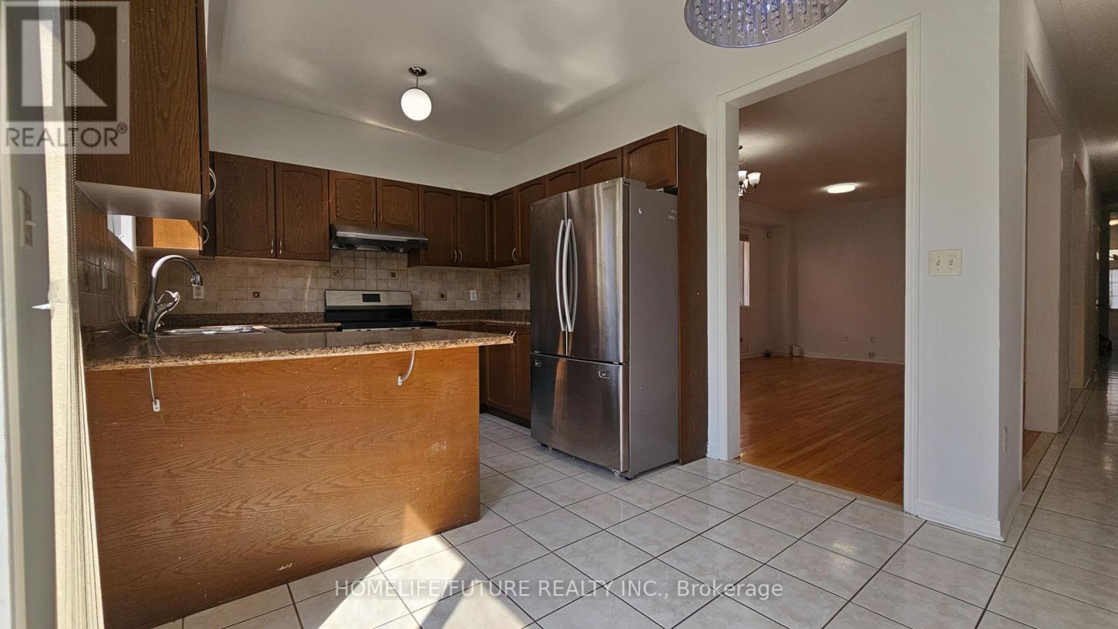 Main & 2 Flr - 107 Jack Monkman Crescent, Markham, Ontario  L3S 0A4 - Photo 9 - N12408784
