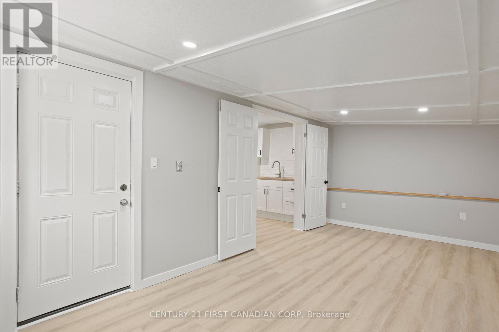 845 Queens Avenue, London East, Ontario  N5W 3H7 - Photo 11 - X12408840