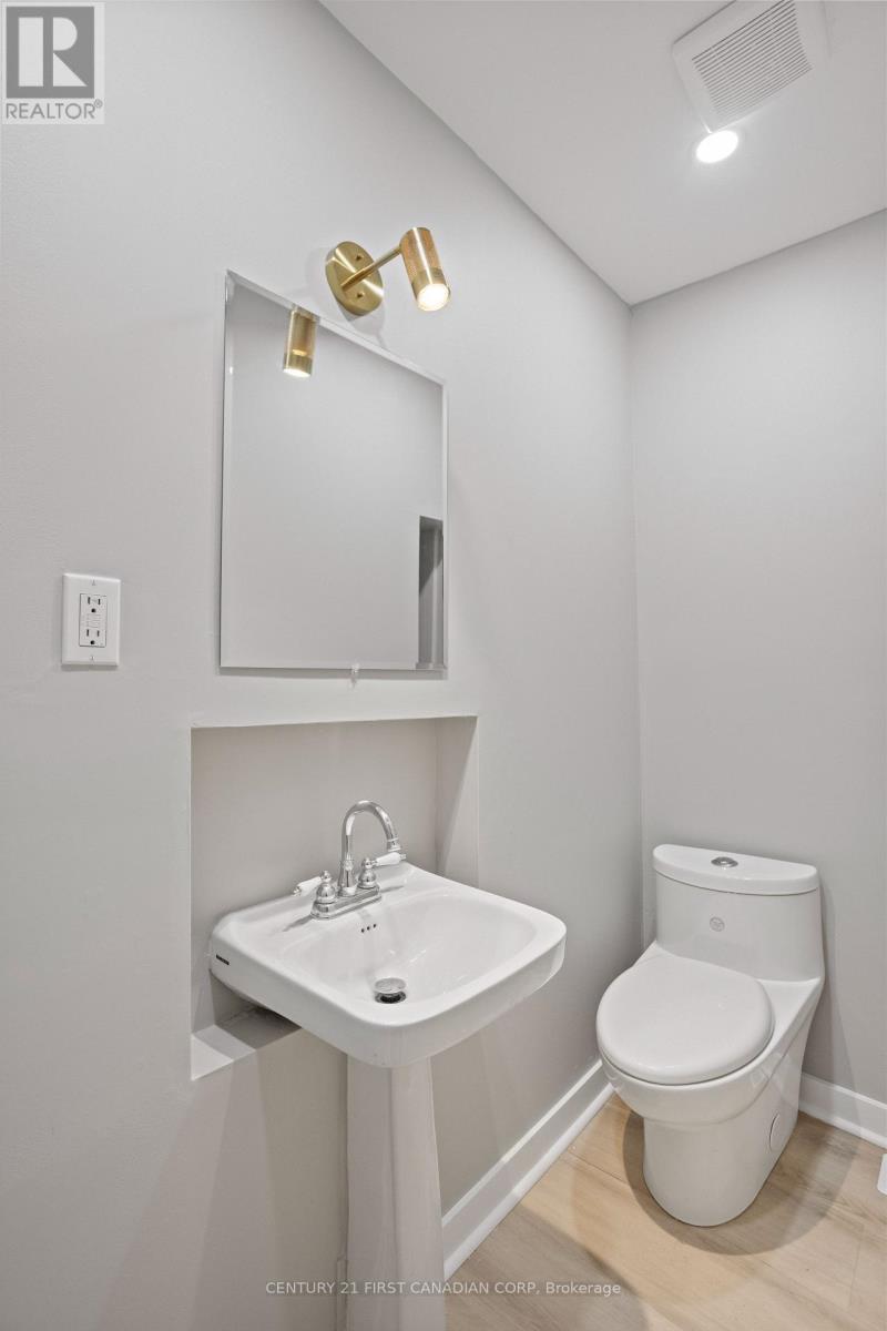 845 Queens Avenue, London East, Ontario  N5W 3H7 - Photo 12 - X12408840