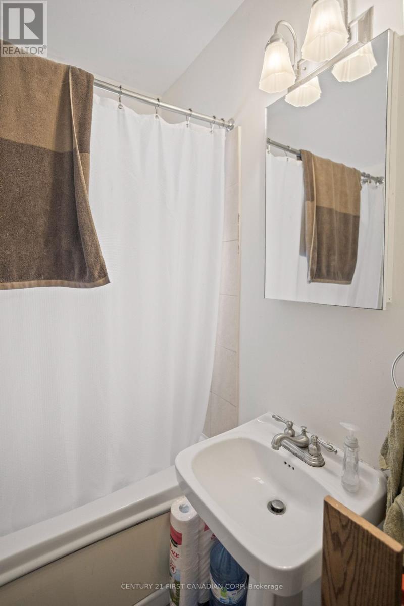 845 Queens Avenue, London East, Ontario  N5W 3H7 - Photo 27 - X12408840