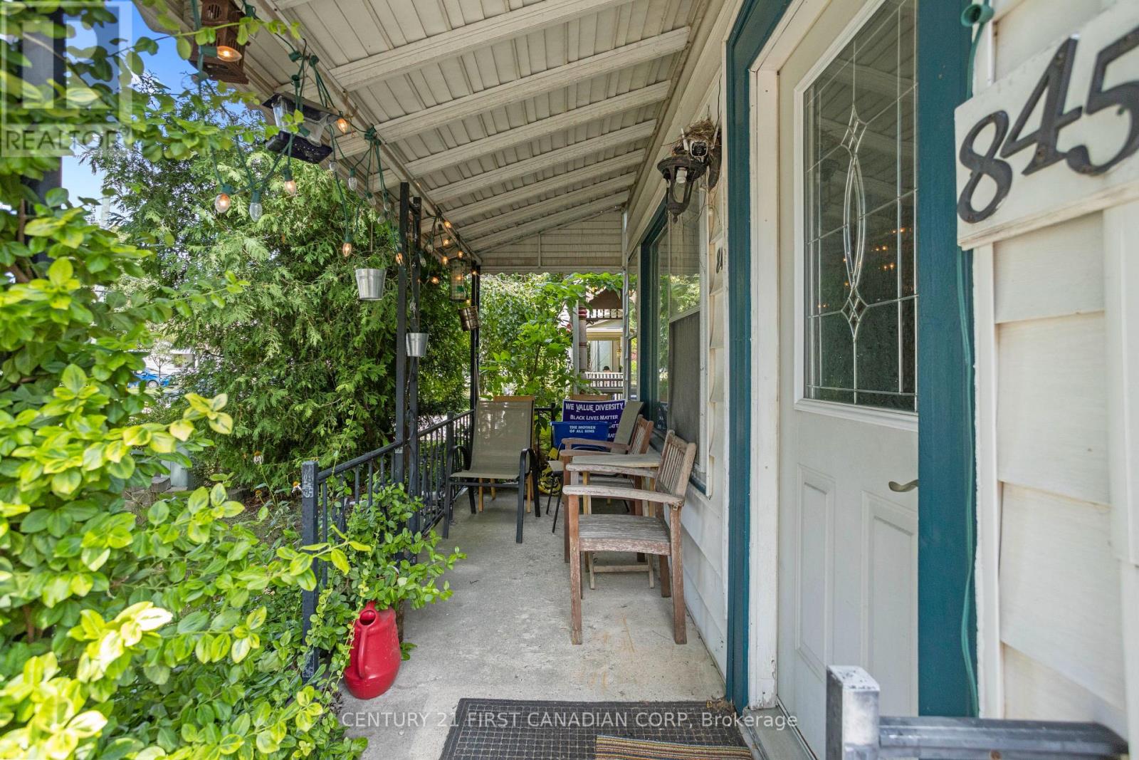 845 Queens Avenue, London East, Ontario  N5W 3H7 - Photo 4 - X12408840