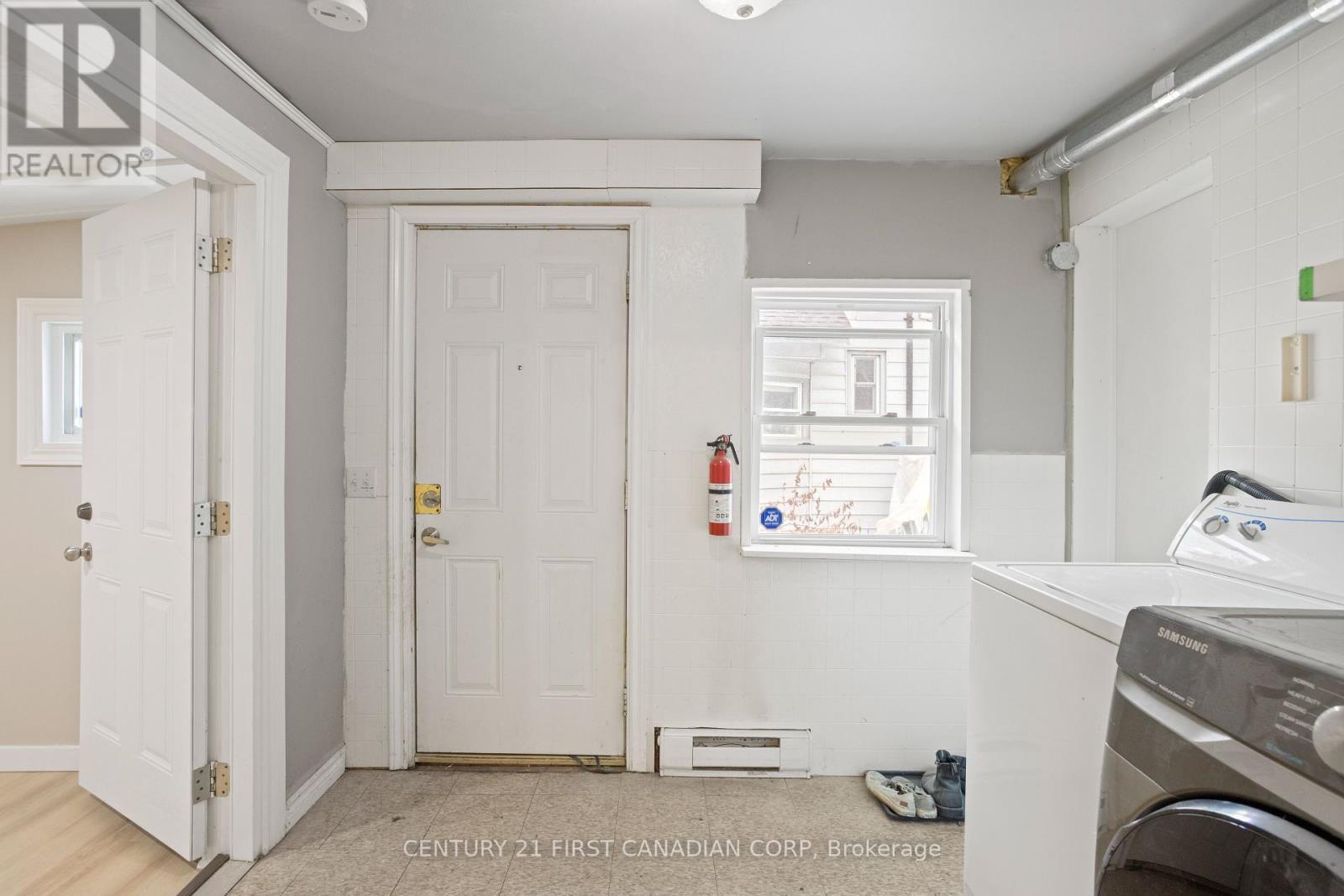 845 Queens Avenue, London East, Ontario  N5W 3H7 - Photo 6 - X12408840