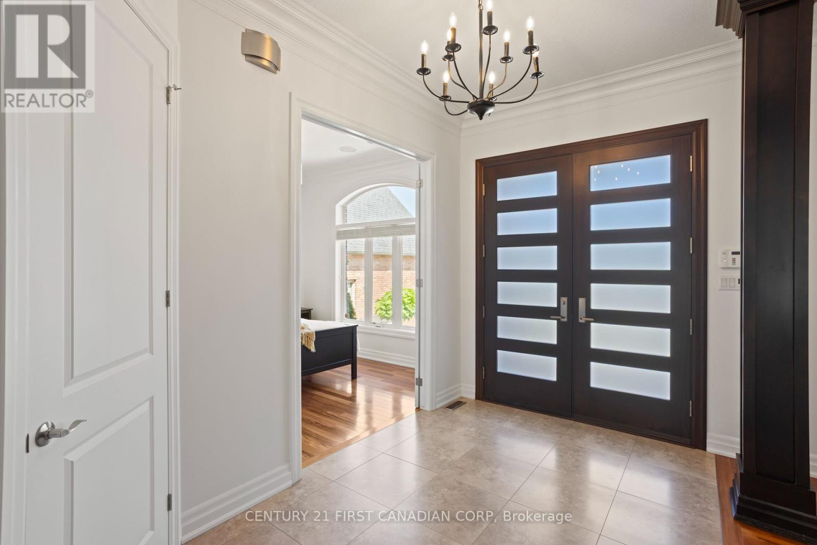 7071 Clayton Walk, London South, Ontario  N6P 0A1 - Photo 5 - X12408845