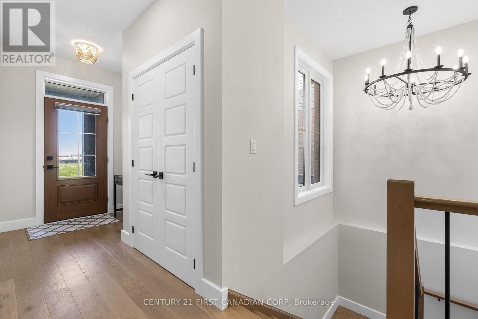 128 Scotts Drive, Lucan Biddulph, Ontario  N0M 2J0 - Photo 12 - X12408871