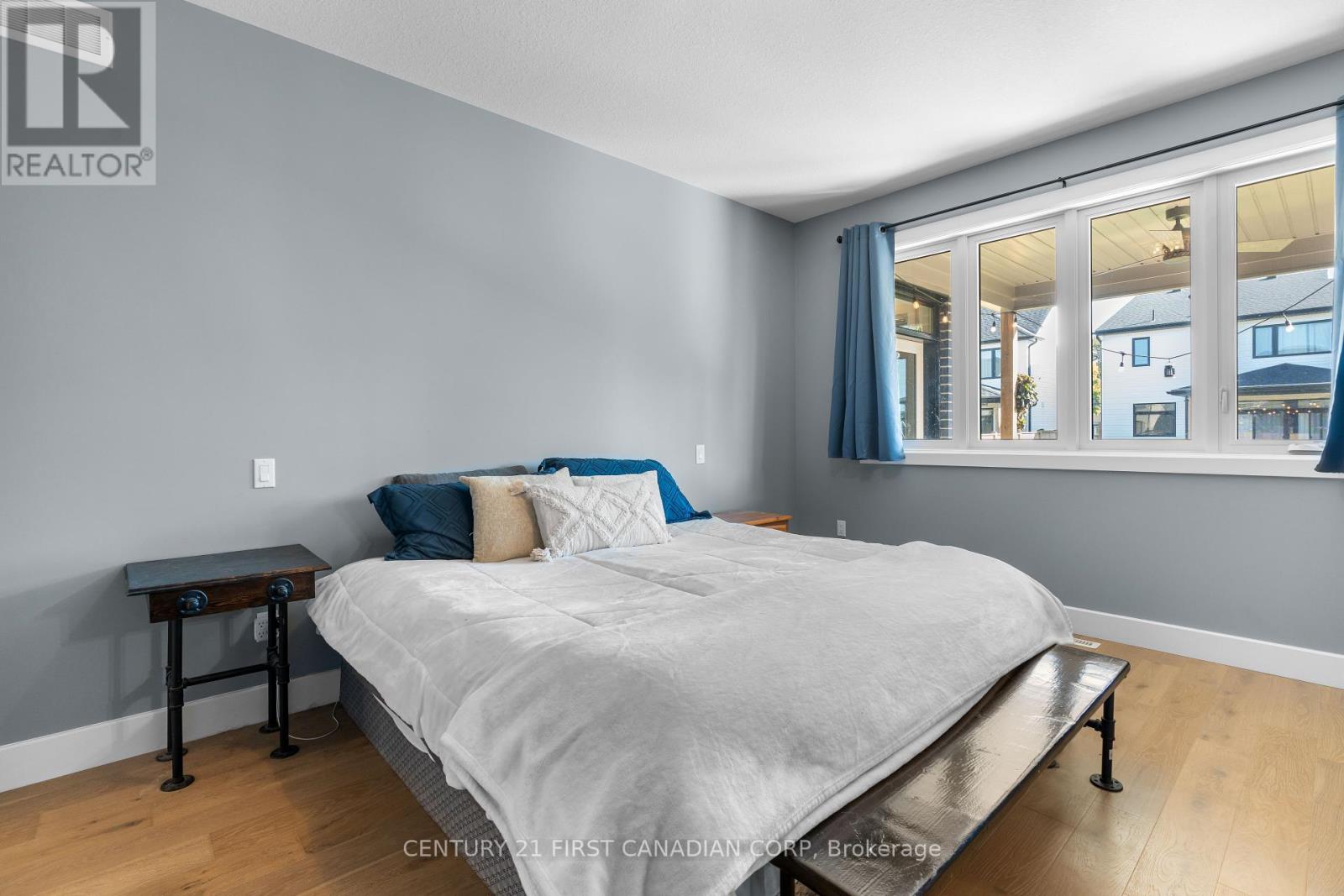 128 Scotts Drive, Lucan Biddulph, Ontario  N0M 2J0 - Photo 28 - X12408871