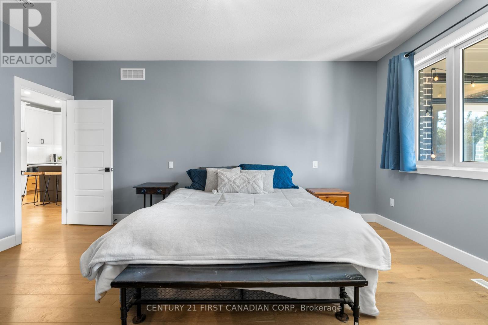 128 Scotts Drive, Lucan Biddulph, Ontario  N0M 2J0 - Photo 29 - X12408871