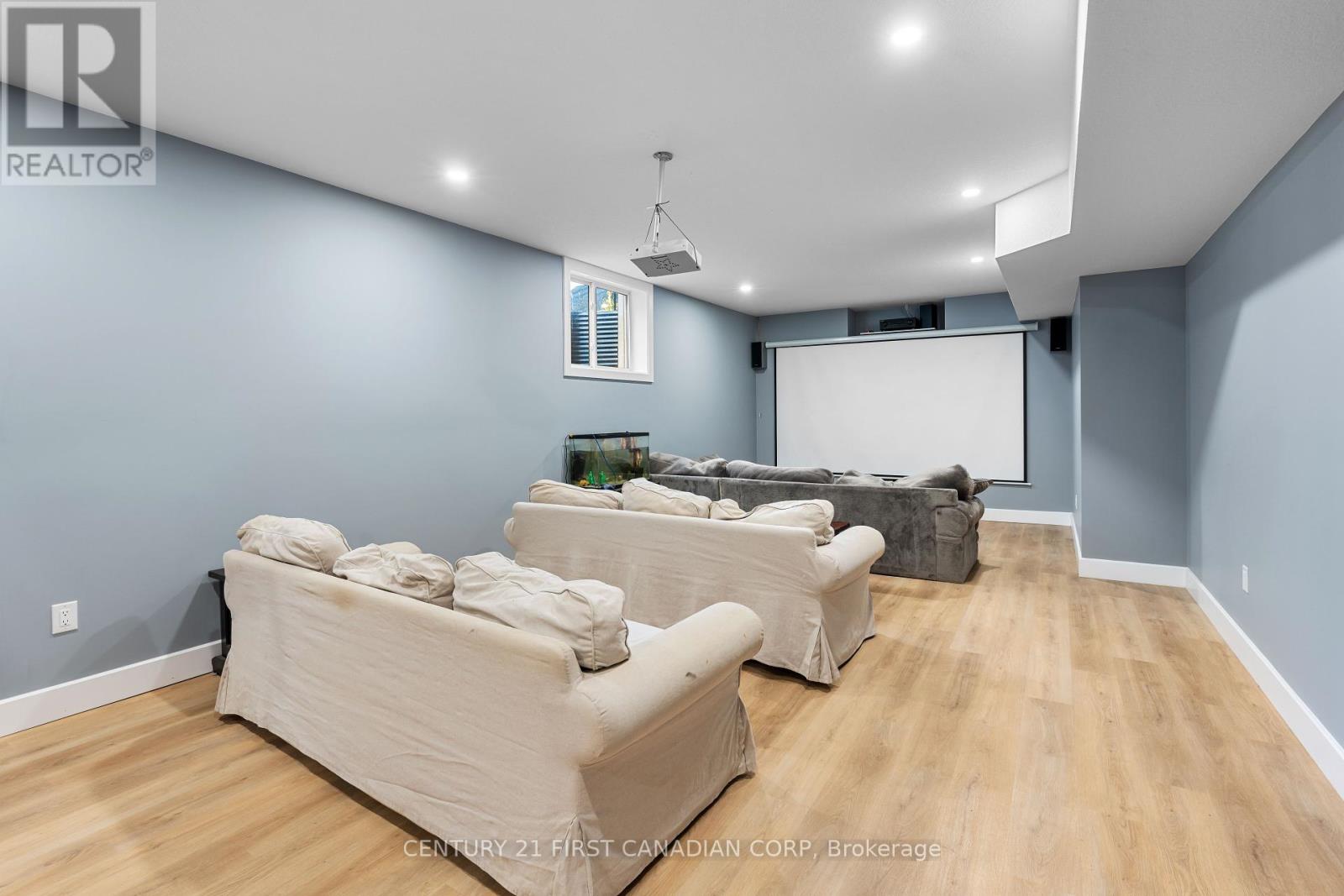 128 Scotts Drive, Lucan Biddulph, Ontario  N0M 2J0 - Photo 39 - X12408871
