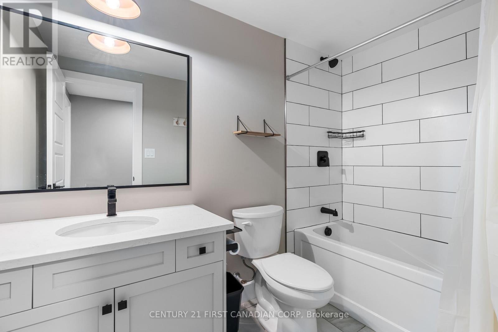 128 Scotts Drive, Lucan Biddulph, Ontario  N0M 2J0 - Photo 41 - X12408871