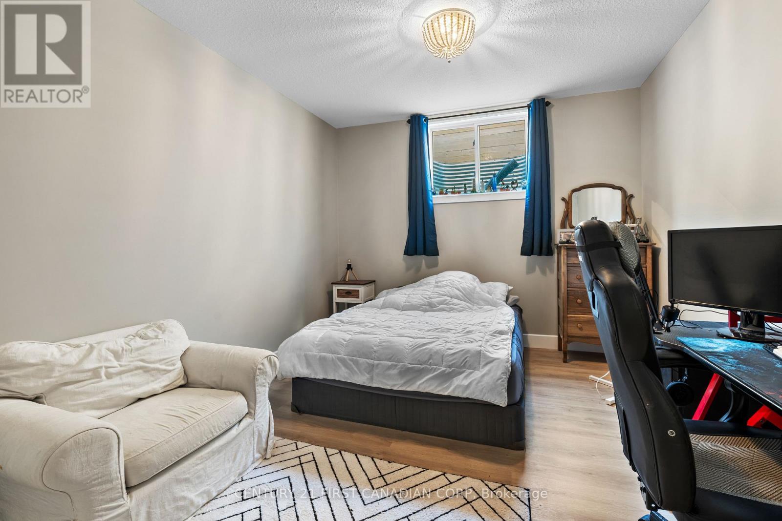 128 Scotts Drive, Lucan Biddulph, Ontario  N0M 2J0 - Photo 42 - X12408871