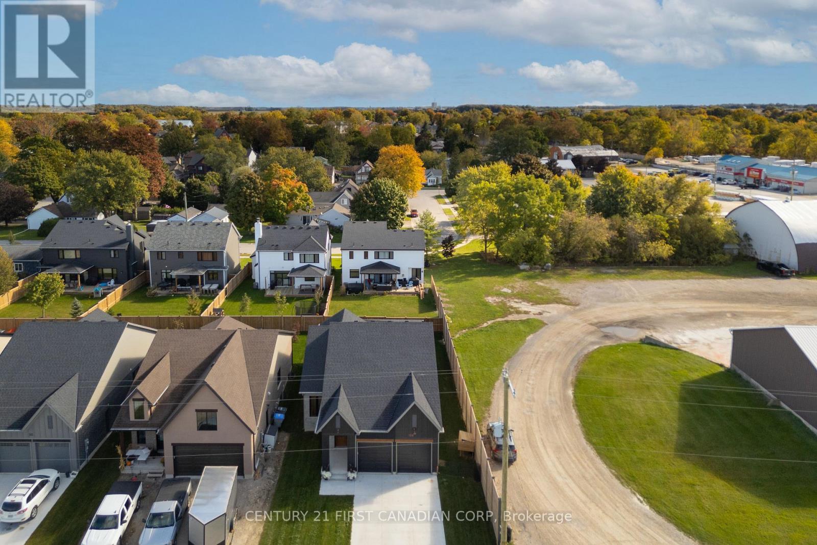 128 Scotts Drive, Lucan Biddulph, Ontario  N0M 2J0 - Photo 7 - X12408871