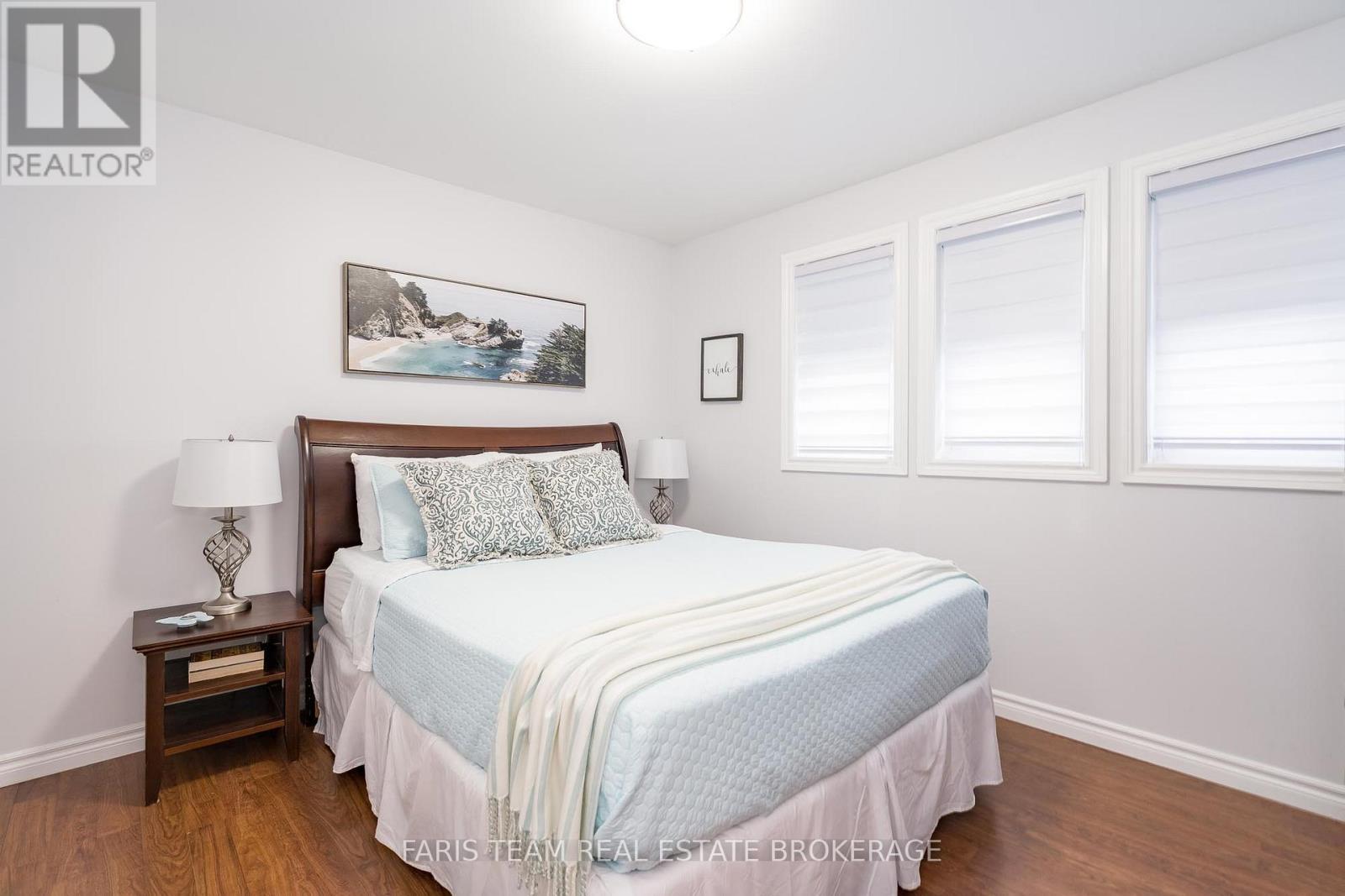 282 Robins Point Road, Tay, Ontario  L0K 2A0 - Photo 10 - S12408724