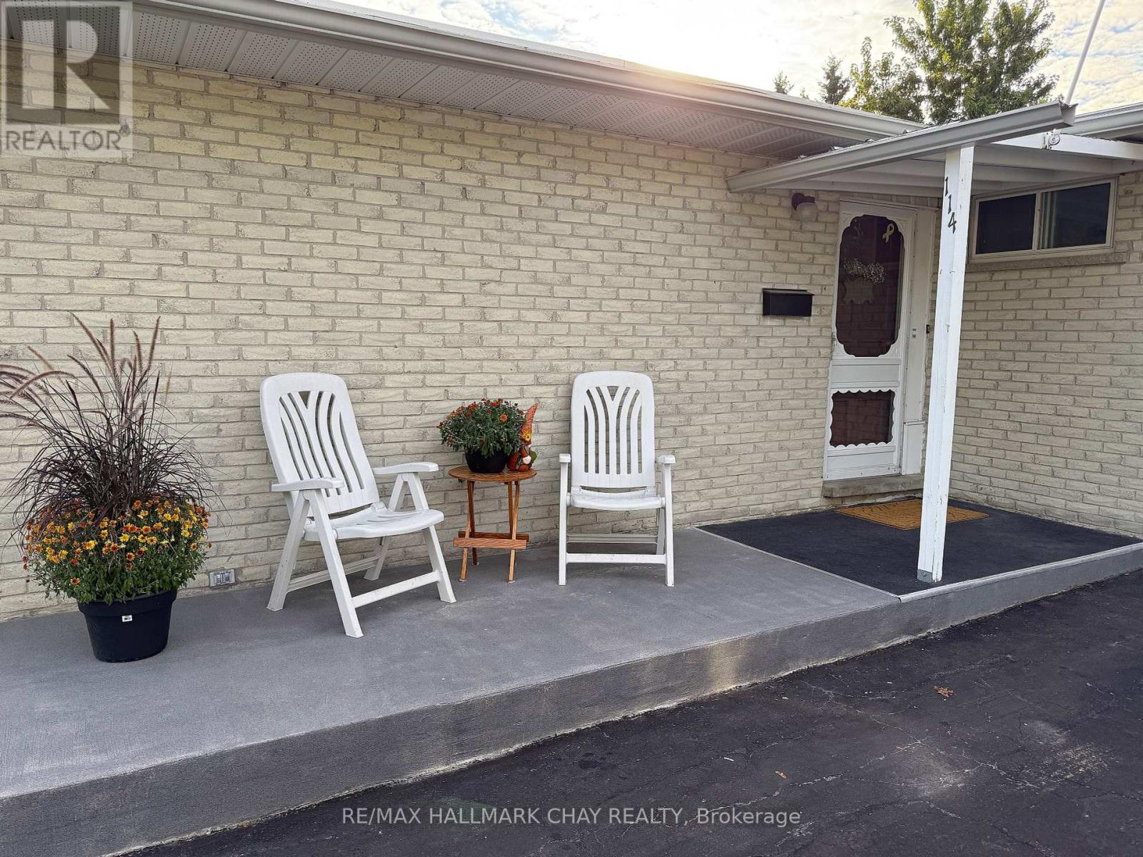 114 Daphne Crescent, Barrie, Ontario  L4M 2Z1 - Photo 2 - S12408782