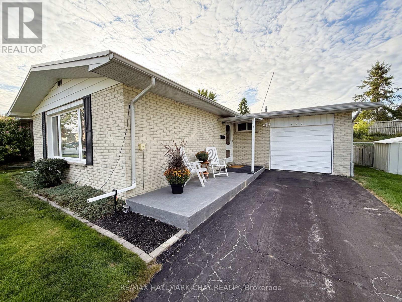 114 Daphne Crescent, Barrie, Ontario  L4M 2Z1 - Photo 5 - S12408782
