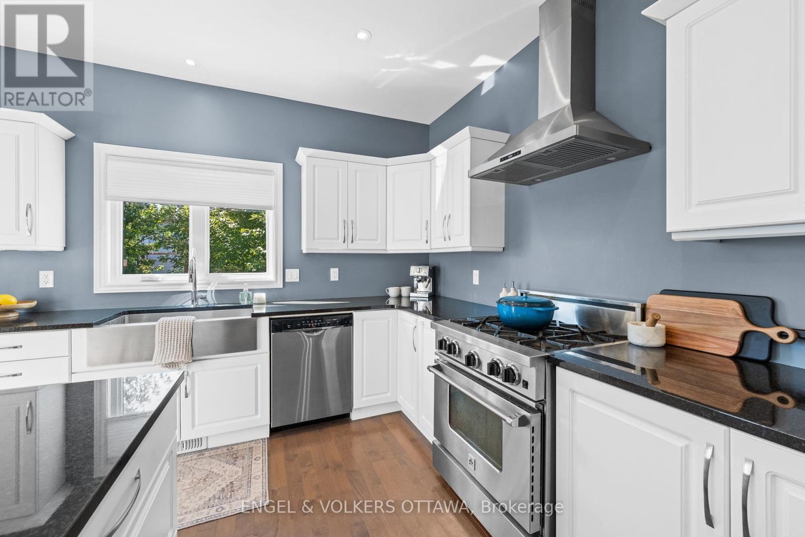 313 Colmar Street, Russell, Ontario  K0A 1W0 - Photo 10 - X12408874