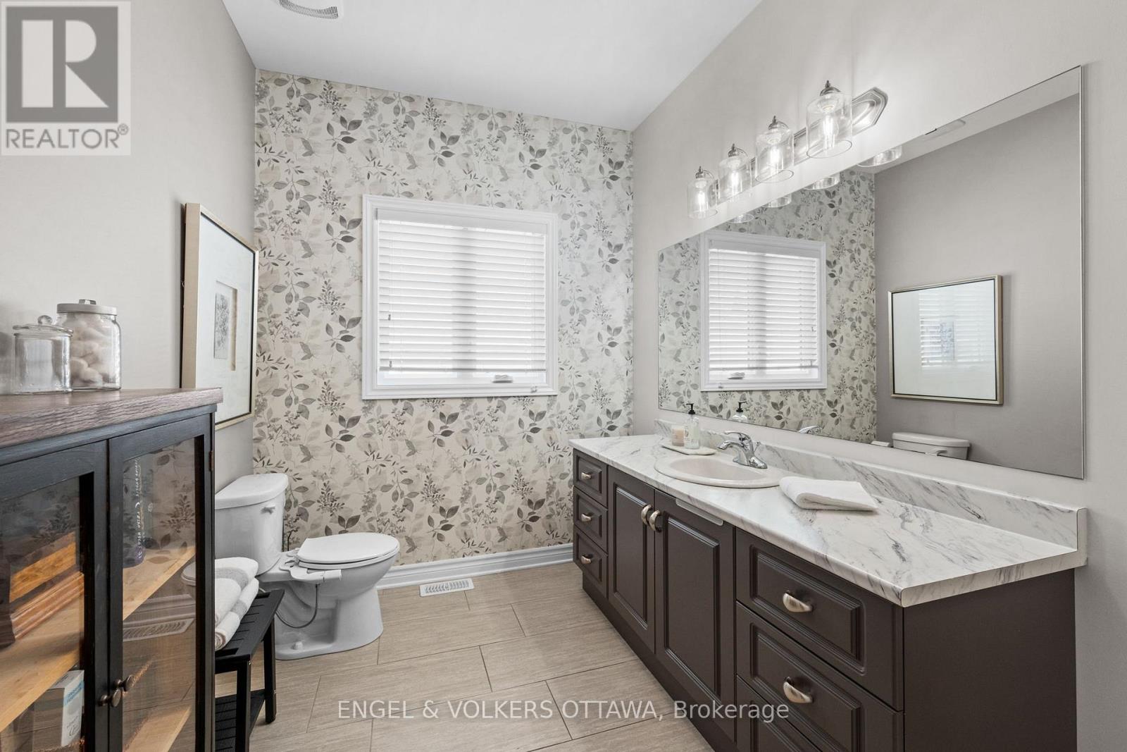313 Colmar Street, Russell, Ontario  K0A 1W0 - Photo 17 - X12408874