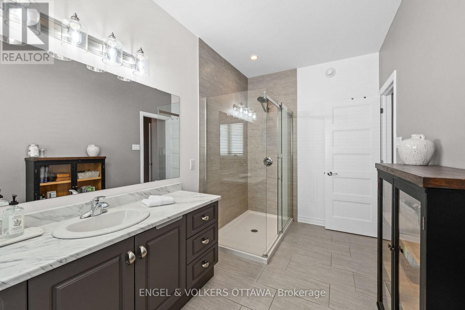 313 Colmar Street, Russell, Ontario  K0A 1W0 - Photo 18 - X12408874