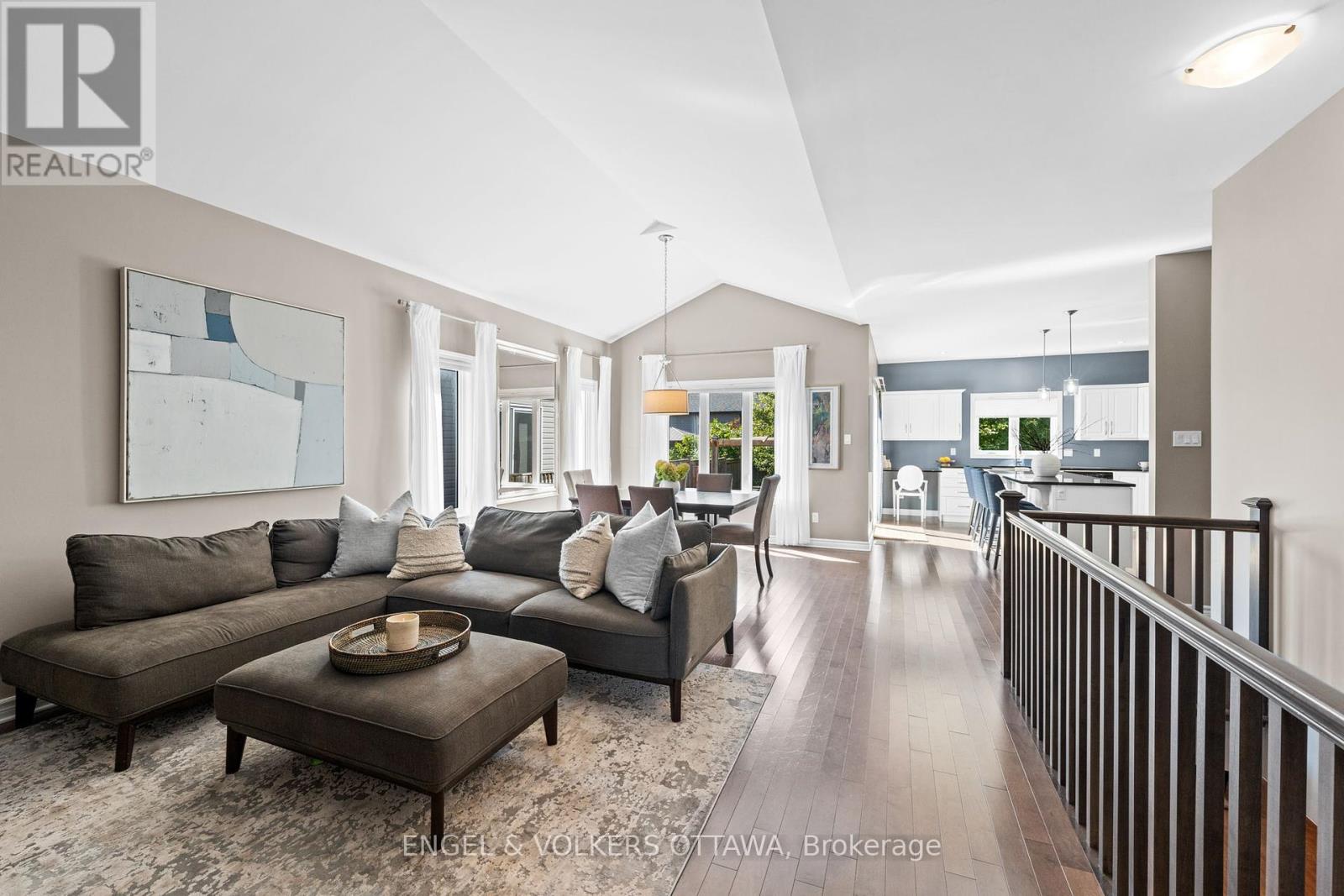 313 Colmar Street, Russell, Ontario  K0A 1W0 - Photo 4 - X12408874