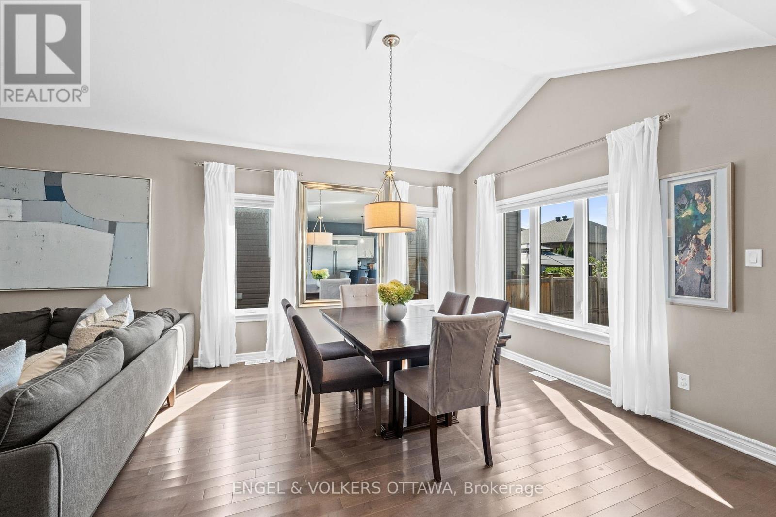 313 Colmar Street, Russell, Ontario  K0A 1W0 - Photo 7 - X12408874