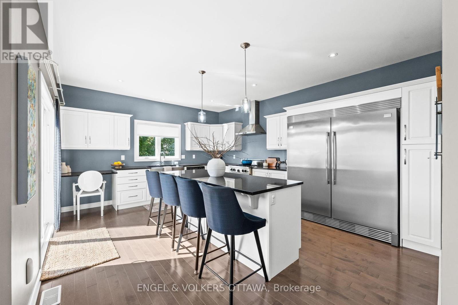 313 Colmar Street, Russell, Ontario  K0A 1W0 - Photo 8 - X12408874
