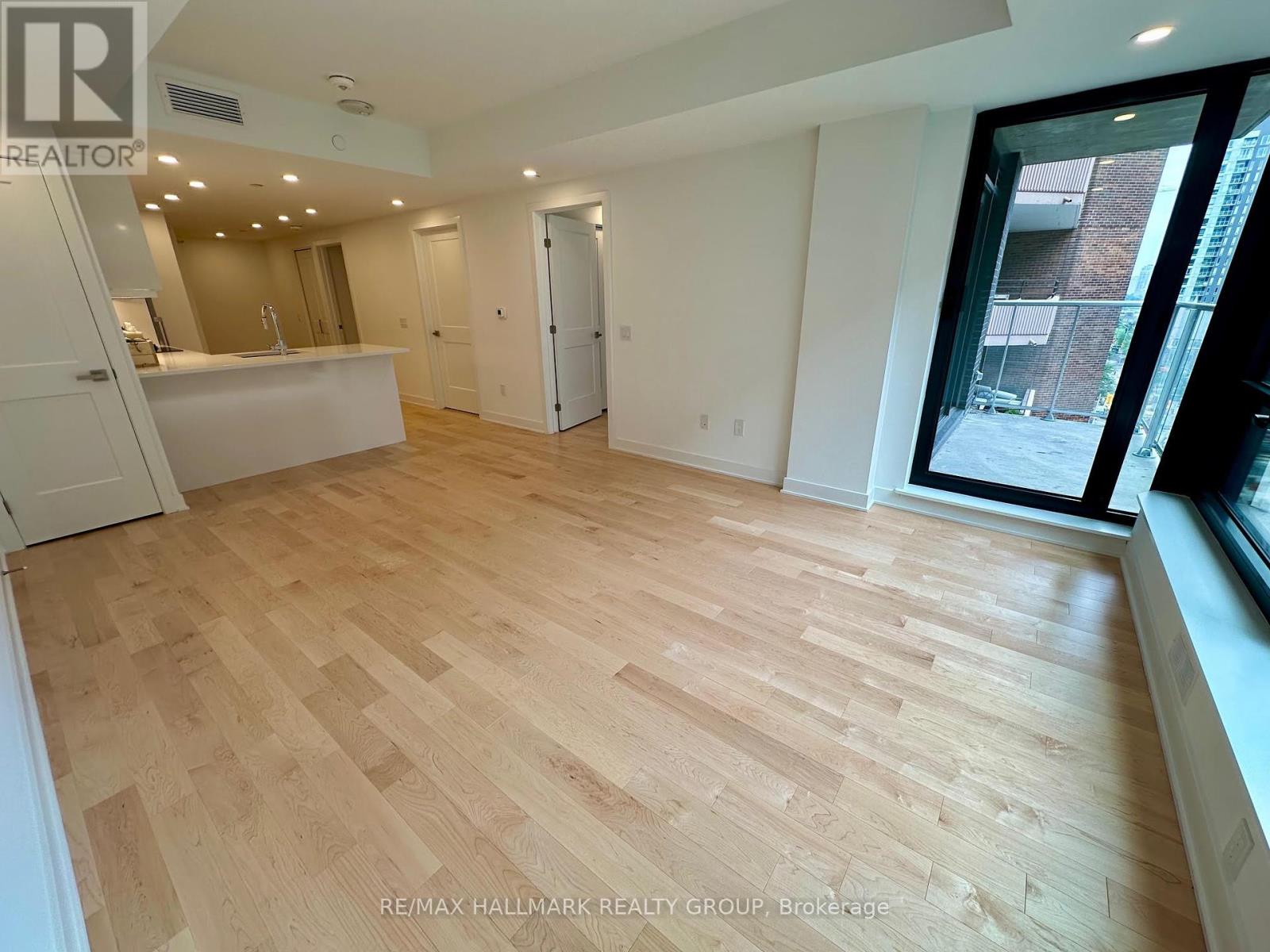 701 - 340 Queen Street, Ottawa, Ontario  K1R 0G1 - Photo 10 - X12408899