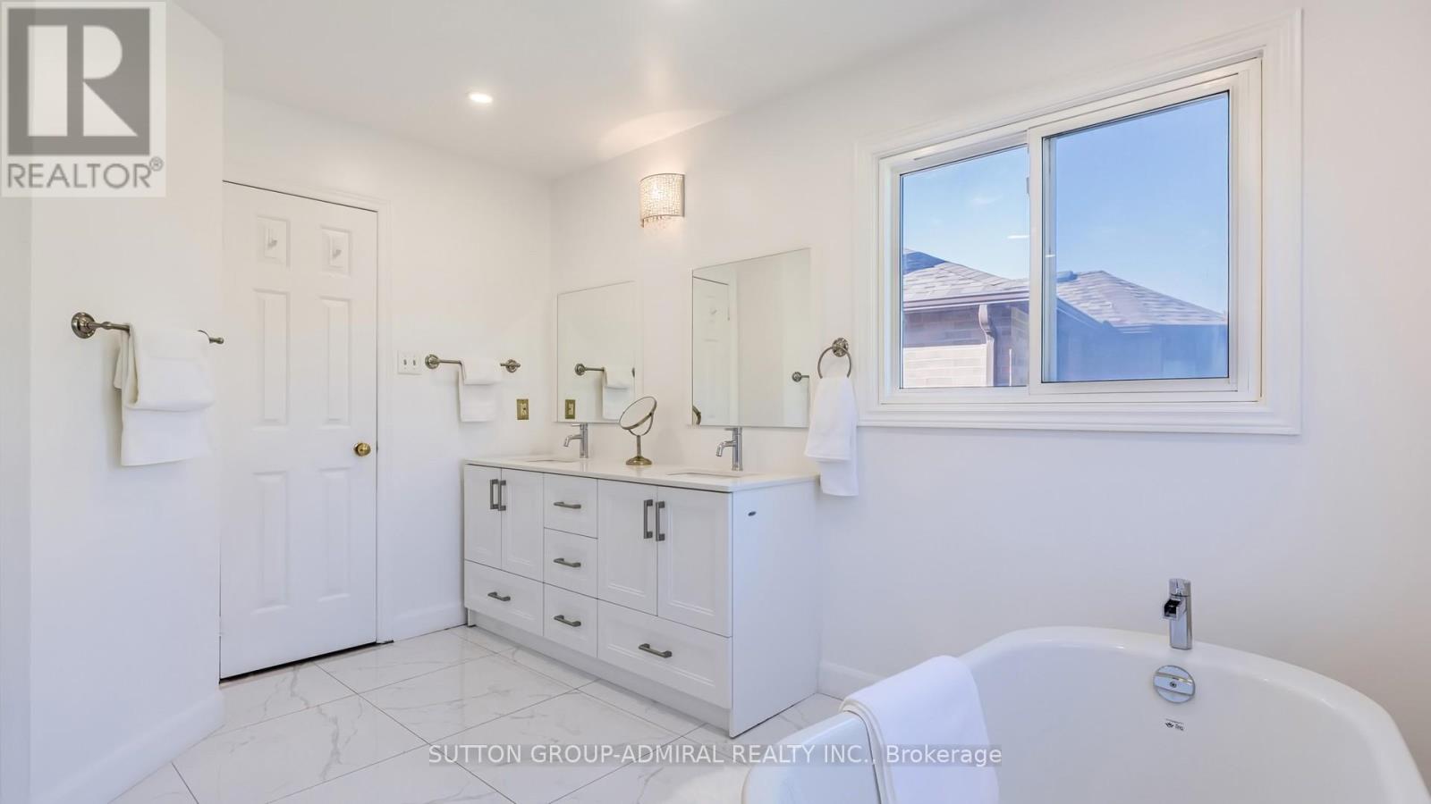 25 Flamingo Road, Vaughan (Uplands), Ontario  L4J 6Z5 - Photo 30 - N12407872