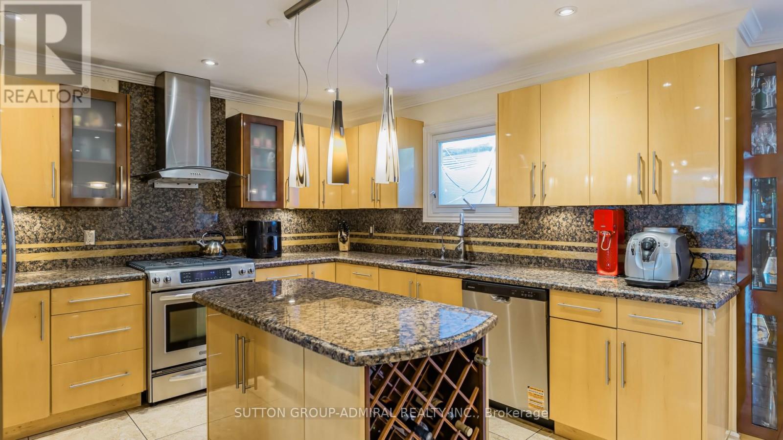 25 Flamingo Road, Vaughan (Uplands), Ontario  L4J 6Z5 - Photo 9 - N12407872