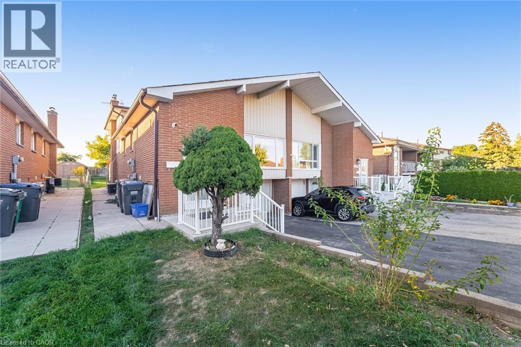 3783 Keenan Crescent, Mississauga, Ontario  L4T 3M1 - Photo 4 - 40769606