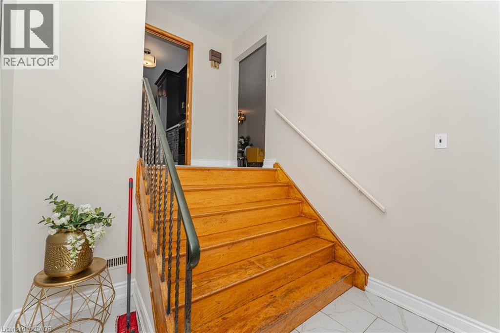 3783 Keenan Crescent, Mississauga, Ontario  L4T 3M1 - Photo 7 - 40769606