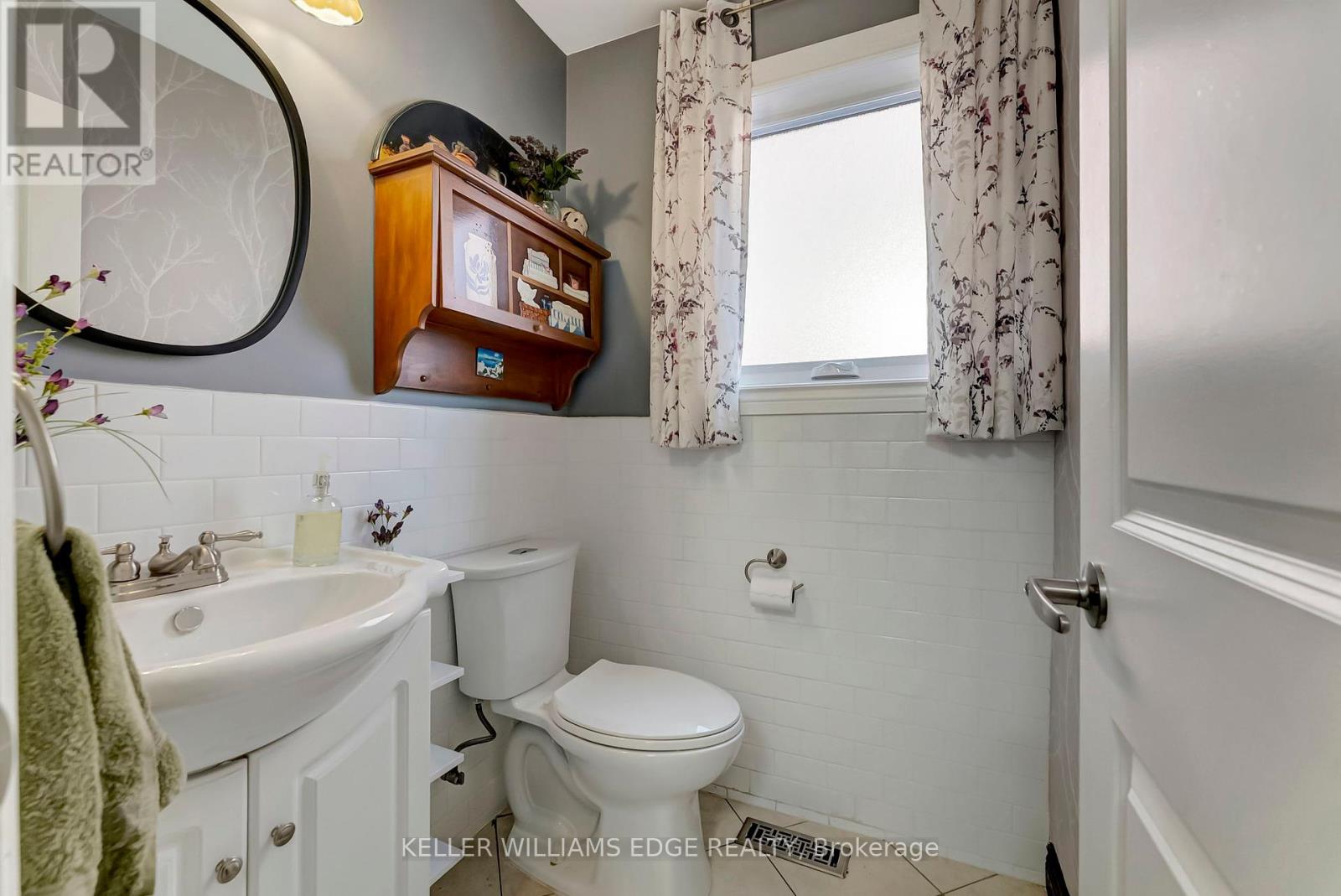 2024 Markle Drive, Oakville, Ontario  L6H 3T3 - Photo 11 - W12408584