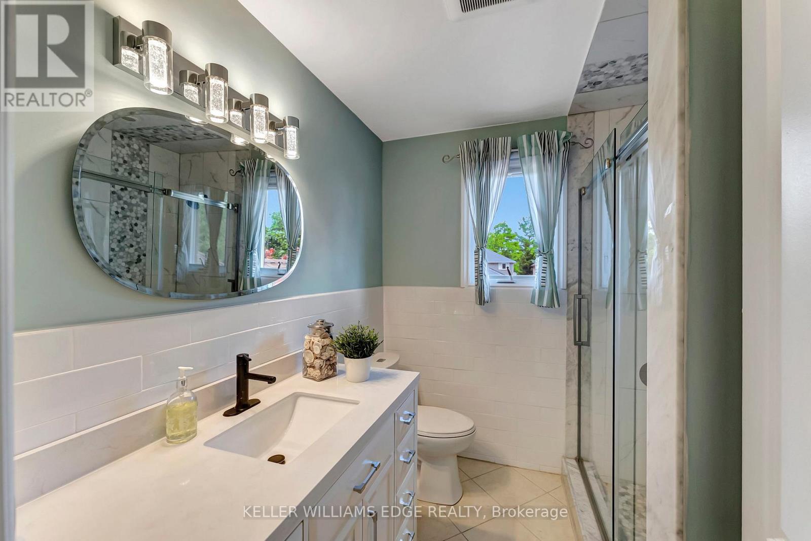 2024 Markle Drive, Oakville, Ontario  L6H 3T3 - Photo 15 - W12408584