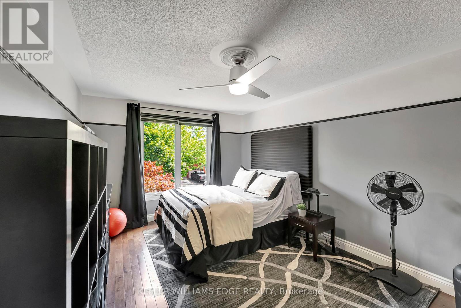 2024 Markle Drive, Oakville, Ontario  L6H 3T3 - Photo 19 - W12408584