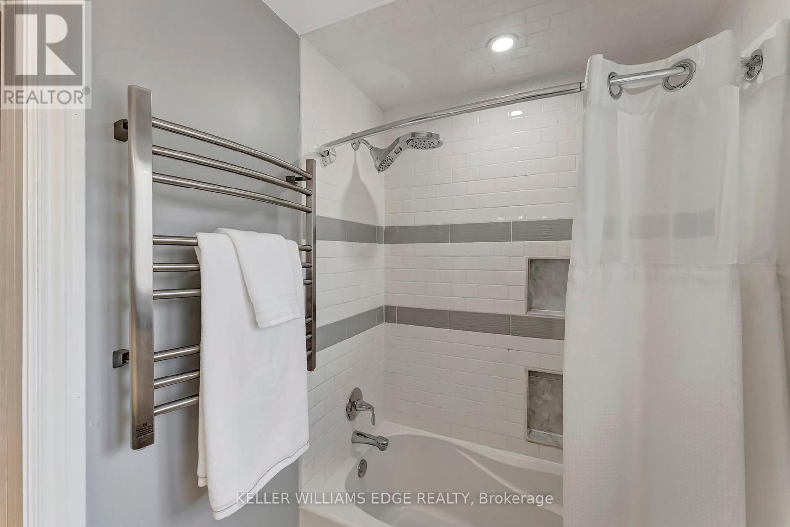 2024 Markle Drive, Oakville, Ontario  L6H 3T3 - Photo 21 - W12408584