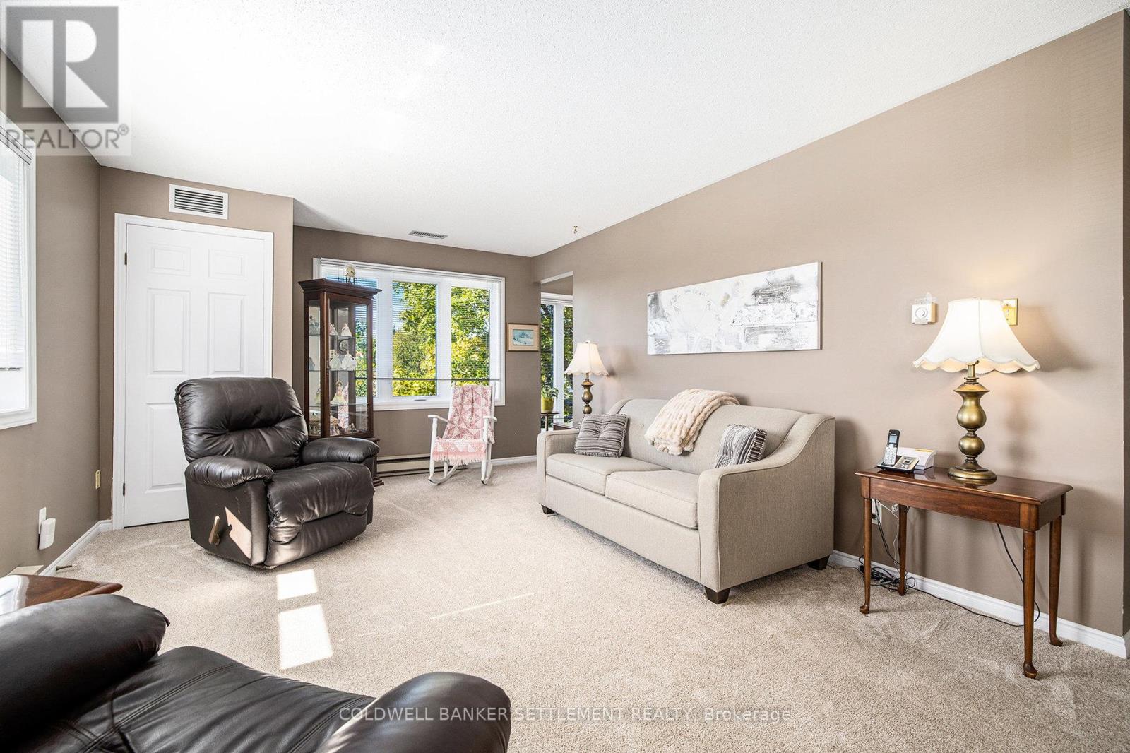 301 - 10 Armstrong Drive, Smiths Falls, Ontario  K7A 5H8 - Photo 8 - X12408861