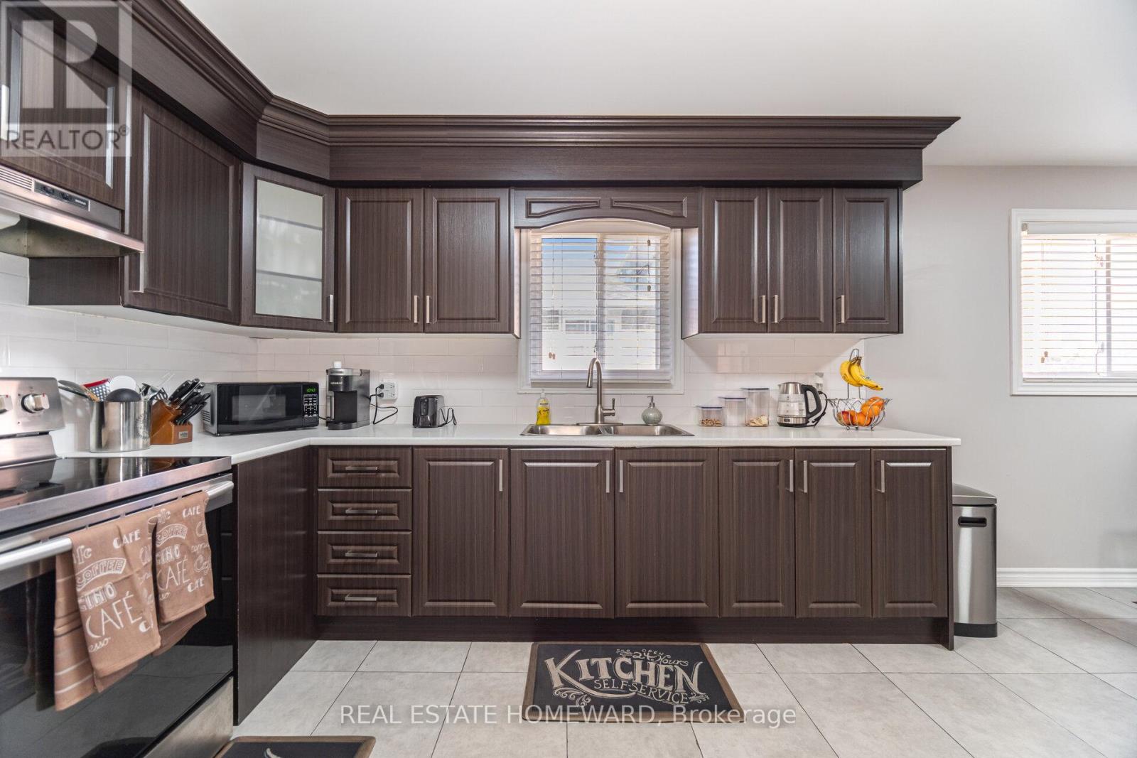 309 Royal Salisbury Way, Brampton, Ontario  L6V 3G4 - Photo 13 - W12408636