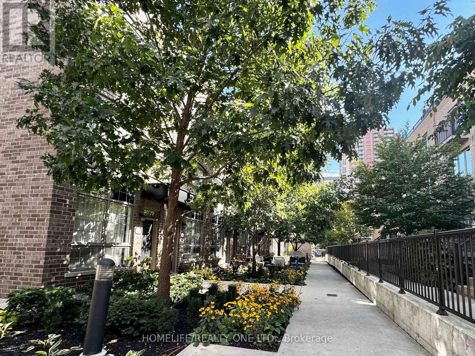 Th 50 - 220 Brandon Avenue, Toronto, Ontario  M6H 0C5 - Photo 39 - W12408689