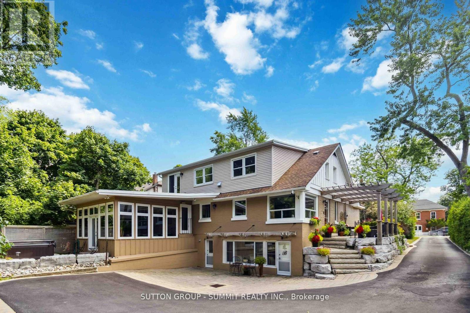 353 Queen Street S, Mississauga, Ontario  L5M 1M3 - Photo 1 - W12408736