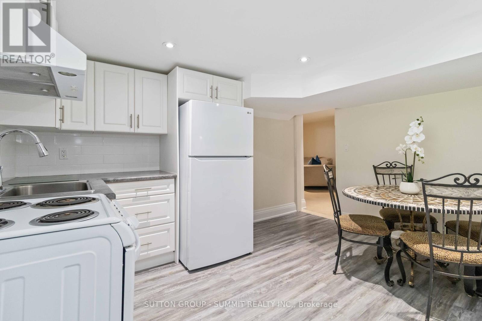 353 Queen Street S, Mississauga, Ontario  L5M 1M3 - Photo 39 - W12408736