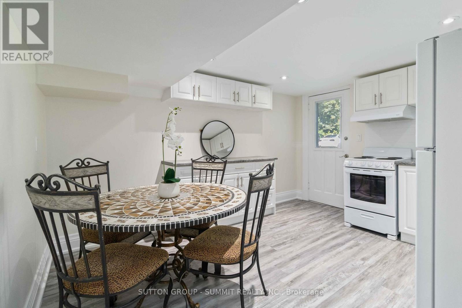 353 Queen Street S, Mississauga, Ontario  L5M 1M3 - Photo 40 - W12408736