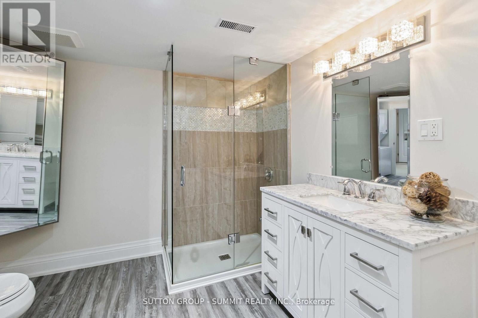 353 Queen Street S, Mississauga, Ontario  L5M 1M3 - Photo 42 - W12408736