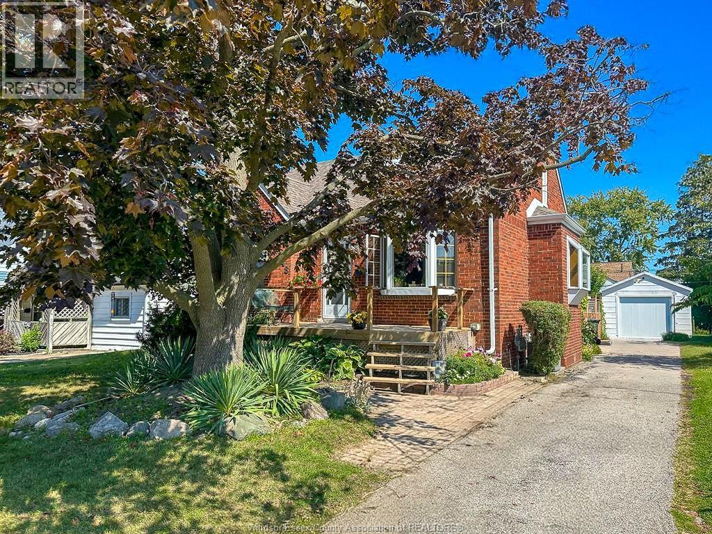 MLS# 25023625: 2348 BERNARD, Windsor, Canada