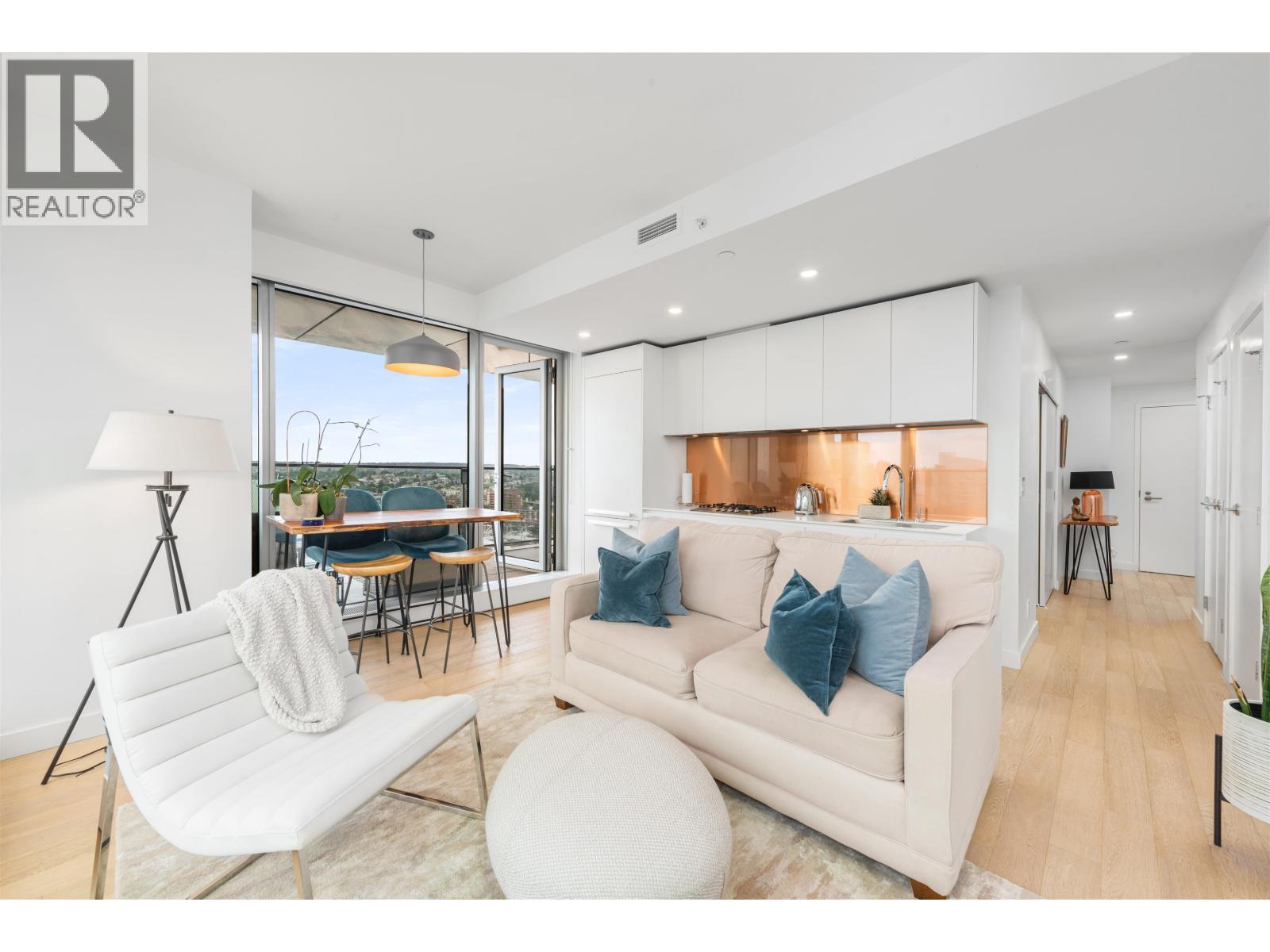 2702 1480 Howe Street, Vancouver, British Columbia  V6Z 0G5 - Photo 1 - R3048947