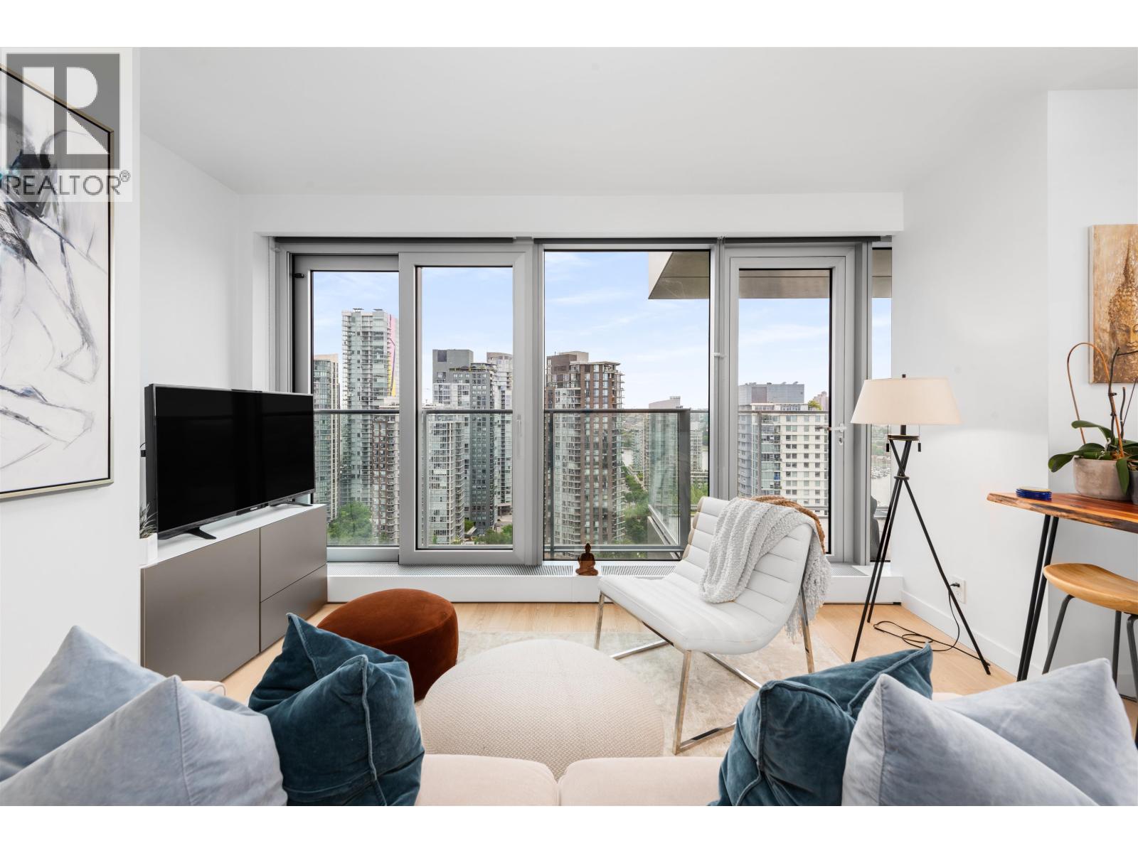 2702 1480 Howe Street, Vancouver, British Columbia  V6Z 0G5 - Photo 2 - R3048947