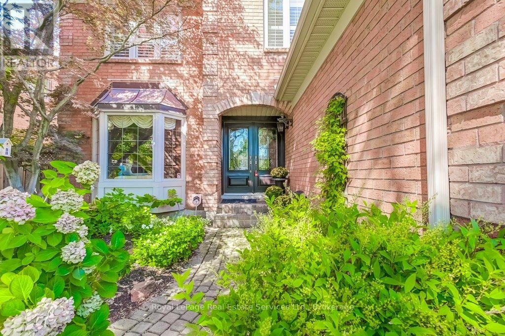 2139 Brays Lane, Oakville, Ontario  L6M 2T2 - Photo 3 - W12405398