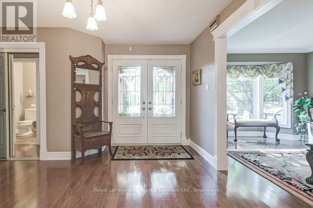 2139 Brays Lane, Oakville, Ontario  L6M 2T2 - Photo 5 - W12405398